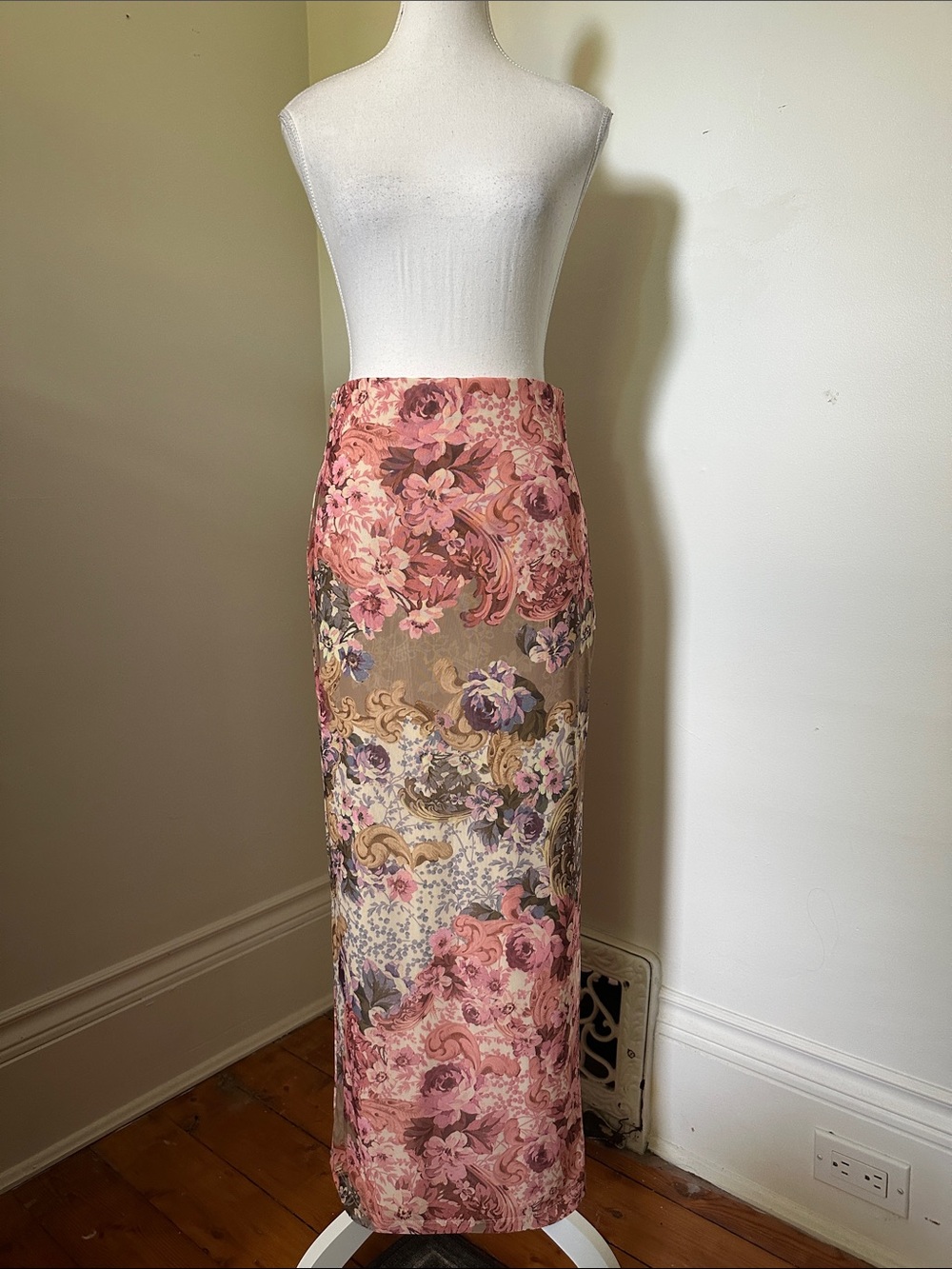 DYNAMITE Pastel Floral Romantic Coquette Mesh Lined Maxi Skirt Small